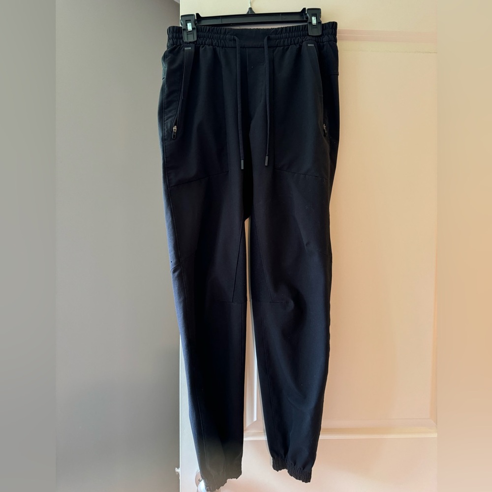 Lululemon Men’s License to Train joggers